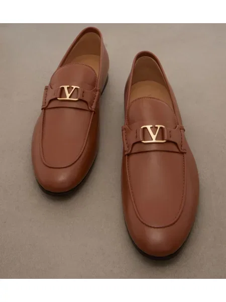 Usnjene loaferke Valentino Garavani rjava