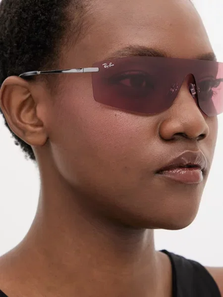 Ray-Ban napszemüveg szürke