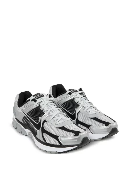 Iš natūralios odos retro stiliaus sportbačiai Nike Flyknit juoda
