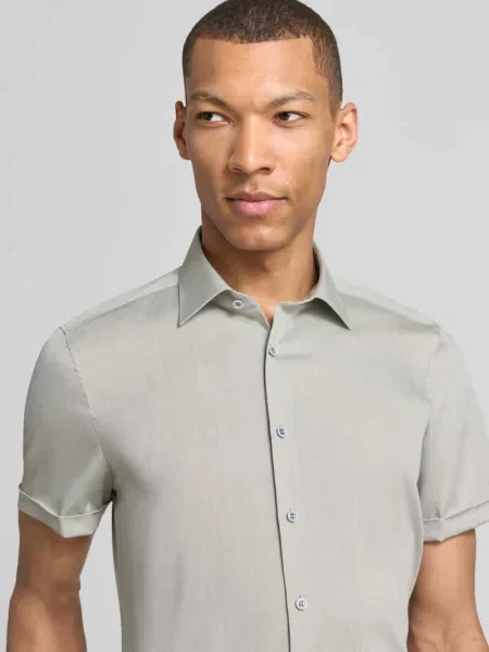 Koszula o kroju slim fit biznes z kołnierzykiem typu kent Olymp Level 5 zielona