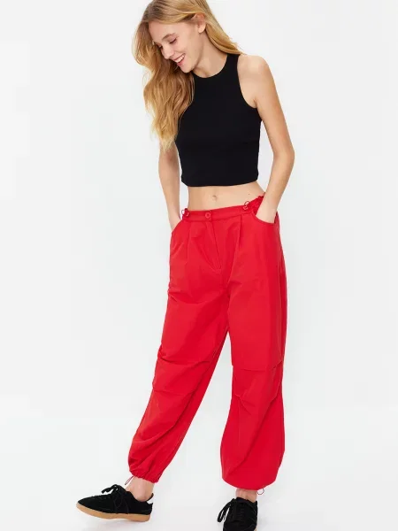Pantaloni de jogging Trendyol roșu