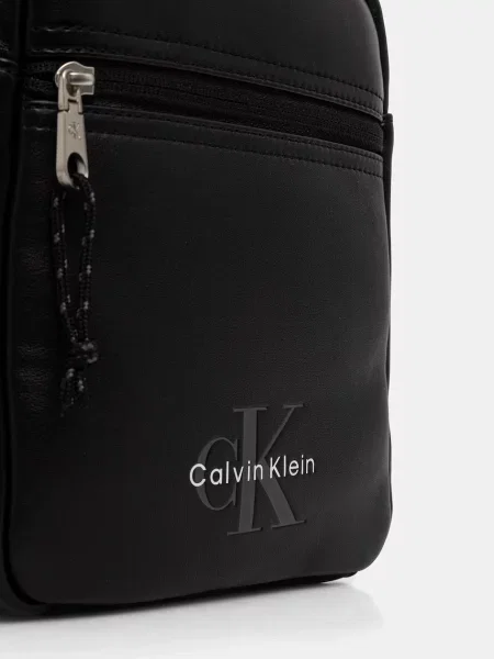 Calvin Klein Oldaltáska fekete