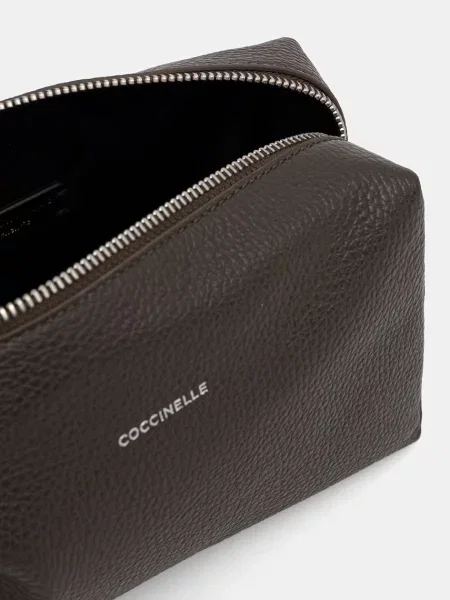 Кожаная косметичка Coccinelle