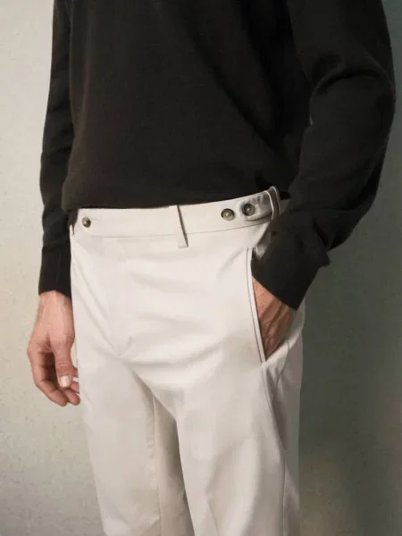 Spodnie slim fit z regulowanym pasem Mężczyzna 44 MANGO MAN beżowy