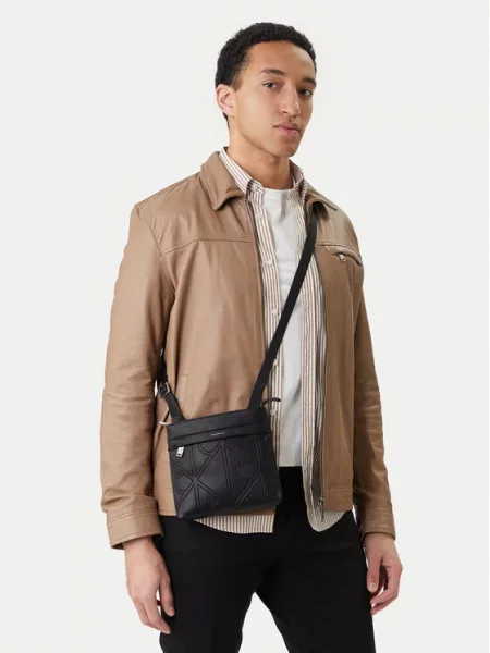 Calvin Klein Torba preko ramena crna