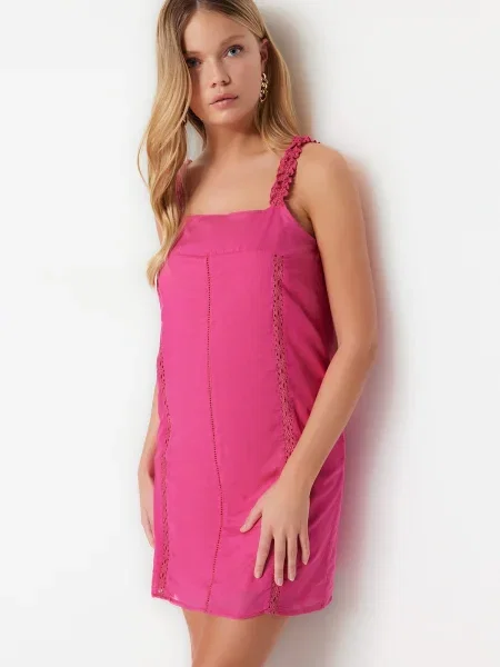 Rochie mini Trendyol din dantelă roz