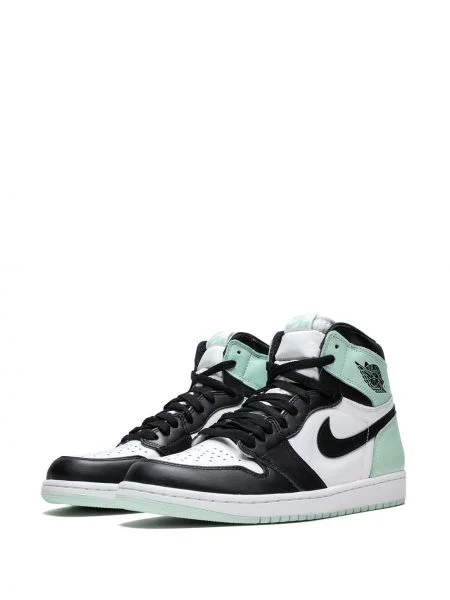Retro stiliaus sportbačiai Jordan Air Jordan 1 balta