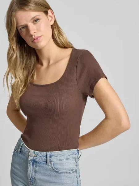 T-shirt z prostokątnym dekoltem Levi's