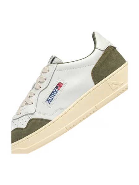 Sneakersy Autry zamszowe białe
