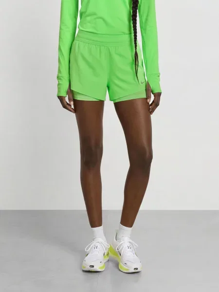 Nike Bežecké Šortky 2 V 1 Dri-Fit Swift neonově zelená