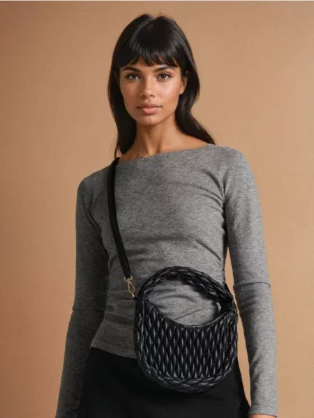 Стьобана сумка чорний