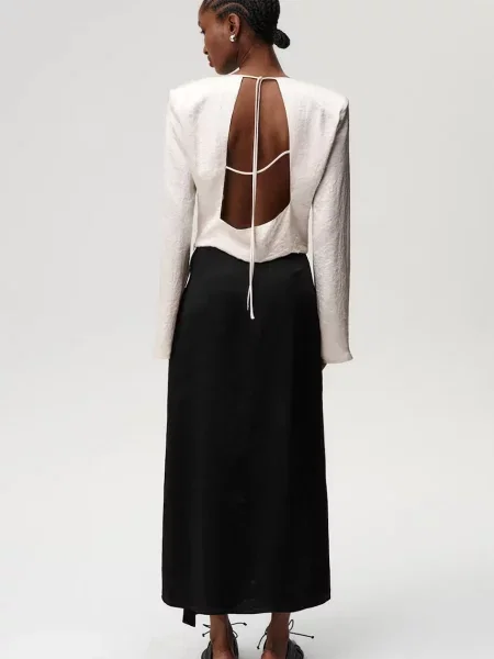 Блузка Undress Code однотонна бежевий