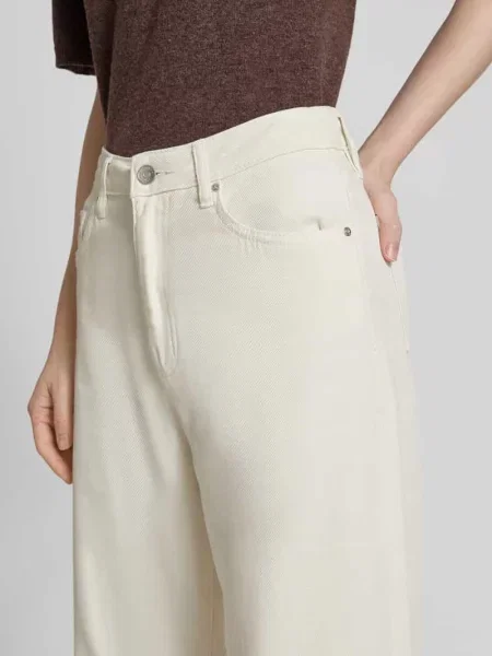 Jeansy z 5 Armani Exchange białe