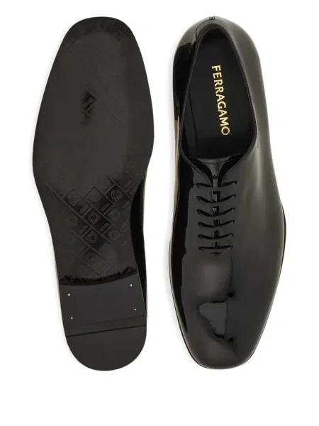 Ниски обувки Ferragamo кепър черно