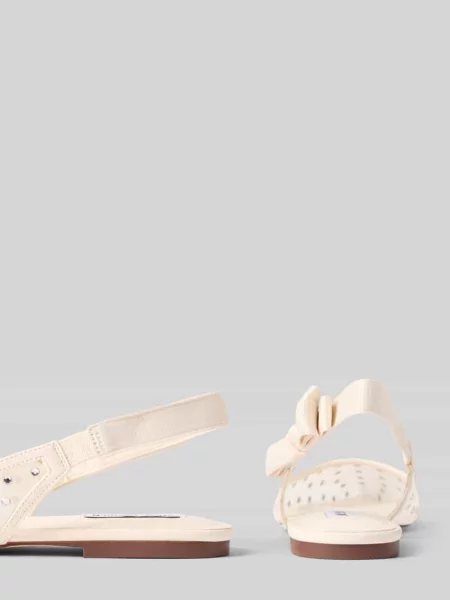 Baleriny z obszyciem ozdobnymi kamieniami model ‘OLYVIA’ Steve Madden beżowe