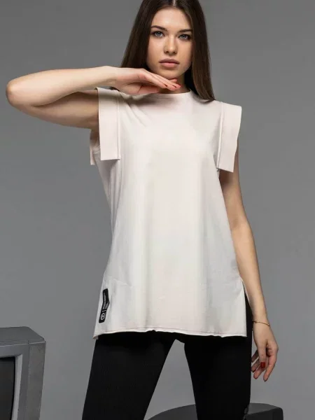 Женская трикотажная футболка бежева