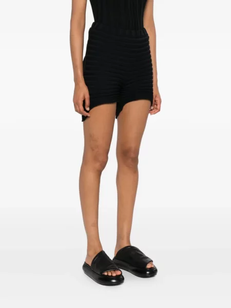 Pantaloni scurți Issey Miyake tricotate negru