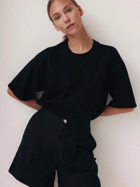 Majica MUUV. READY TO WEAR crna