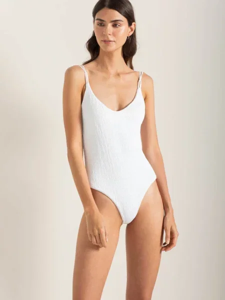 Слитный купальник на тонких бретелях білий