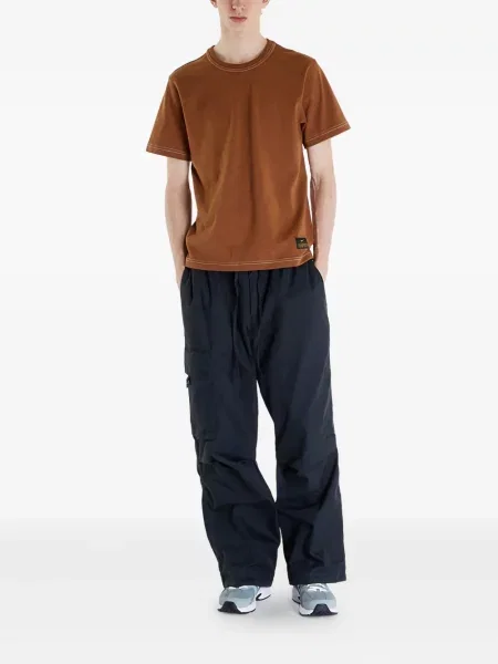 Pantaloni scurți Nike cu șireturi din dantelă cu model camuflaj roz