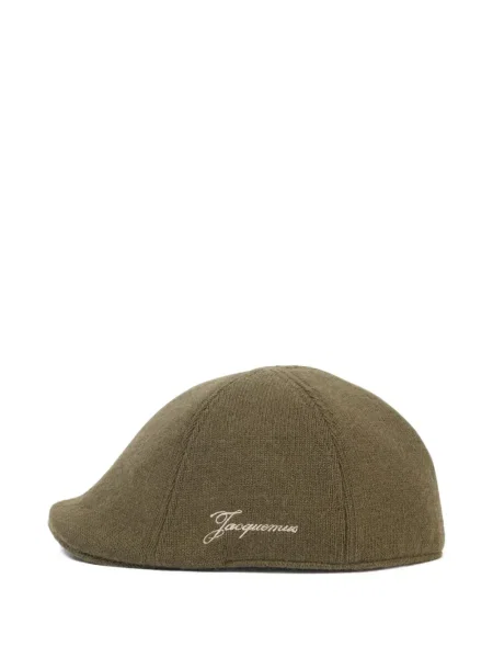 Căciulă Jacquemus cu broderie verde