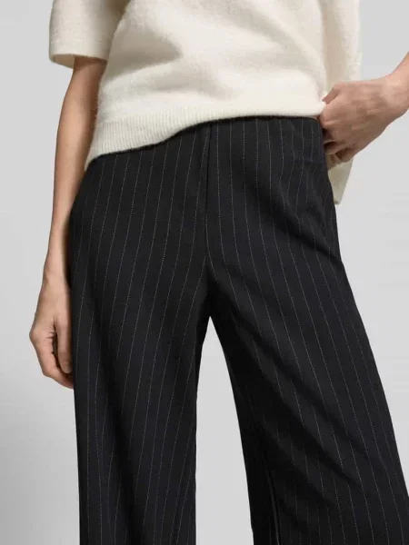 Jeansy o kroju relaxed fit z szeroką nogawką model ‘BERLIN’ Vero Moda czarne