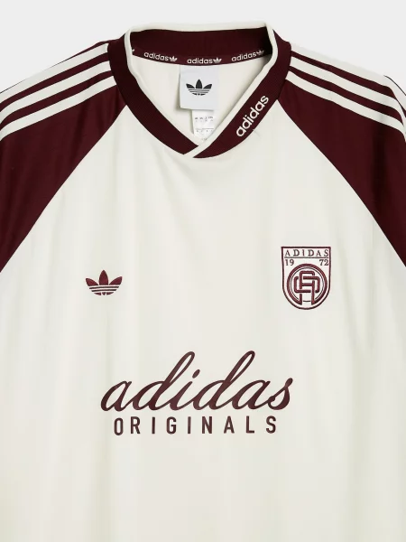 Adidas T-Shirt Classic Jacquard Jersey With Badge beżowa