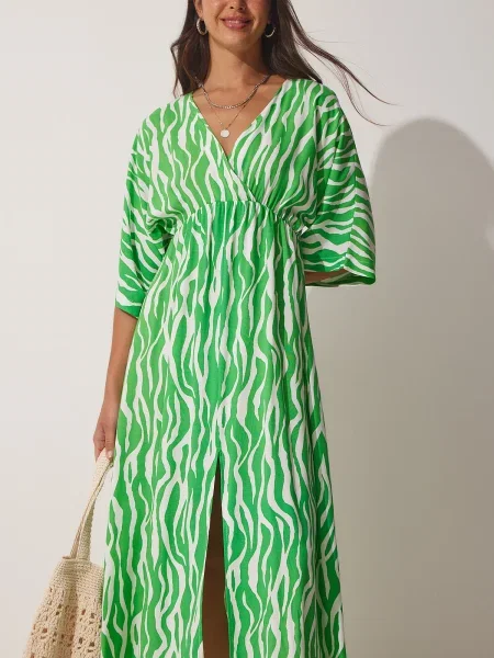 Sukienka maxi Happiness İstanbul z dekoltem w serek zielona