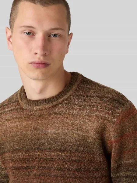 Sweter z miękką fakturą bouclé z czystej bawełny Levi's