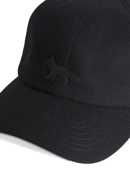 Căciulă Maison Kitsune cu imagine negru