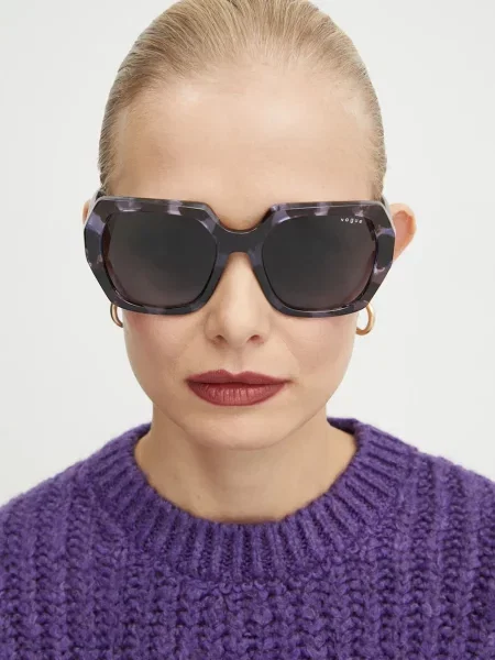 Слънчеви очила VOGUE черно