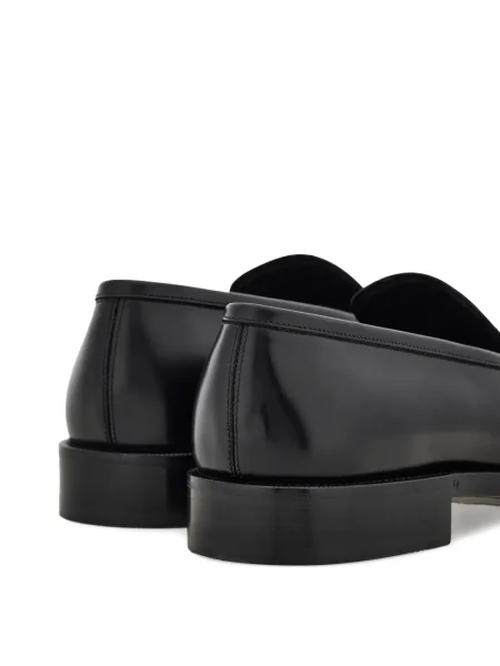 Loafersy Ferragamo čierna