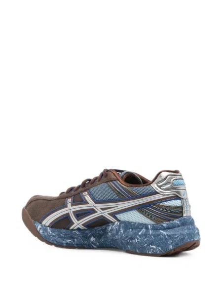 Sneakerși Asics maro