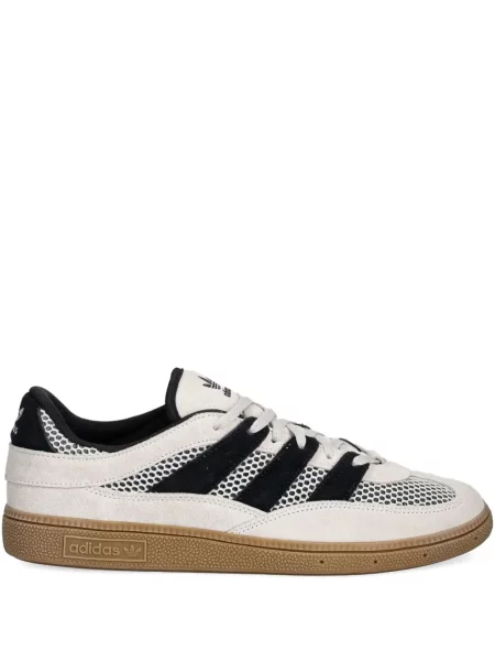 Маратонки Adidas Terrex с връзки на райета с дантела червено