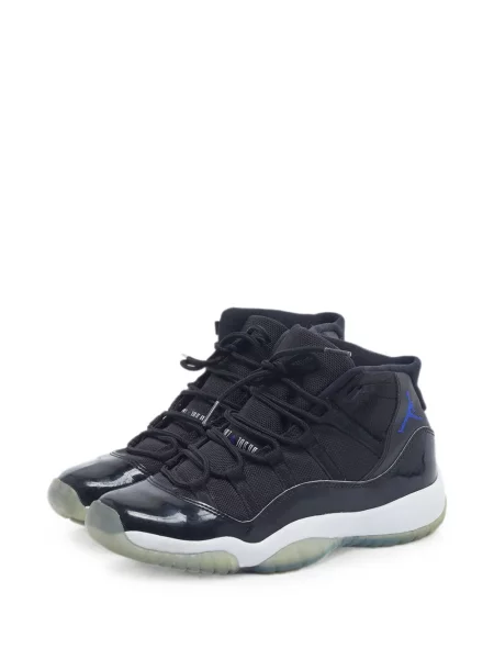 Top Jordan retro negru