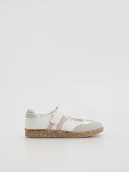 Reserved ШКАРПЕТКИ кремовий 