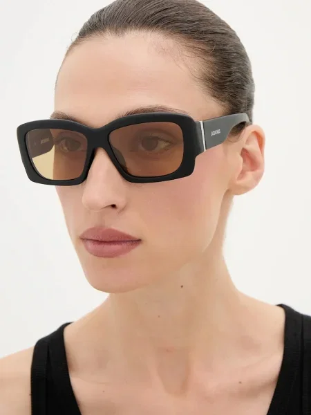 Солнцезащитные очки Jacquemus черные