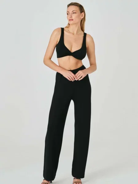 Спортен панталон Saint Body с широка каройка с висока талия черно