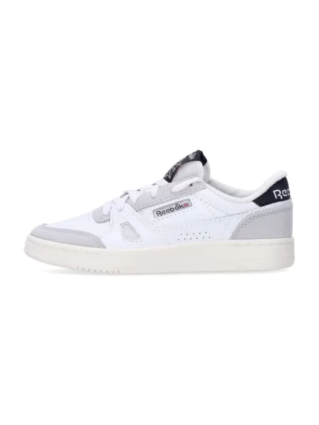 Sneakersy Reebok zamszowe na niskim obcasie białe