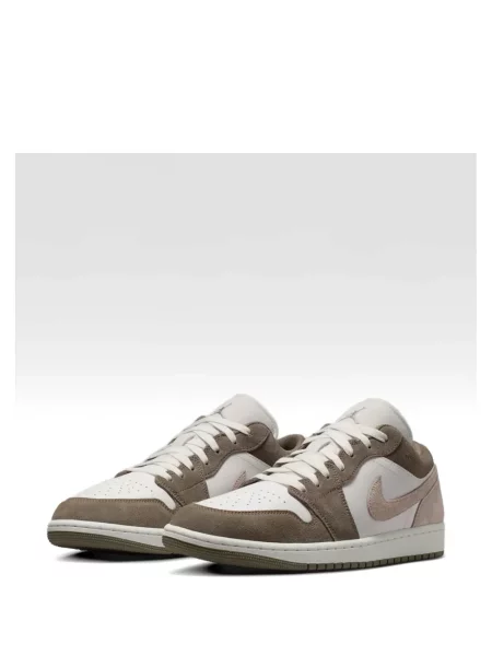 Sneakerși Jordan alb