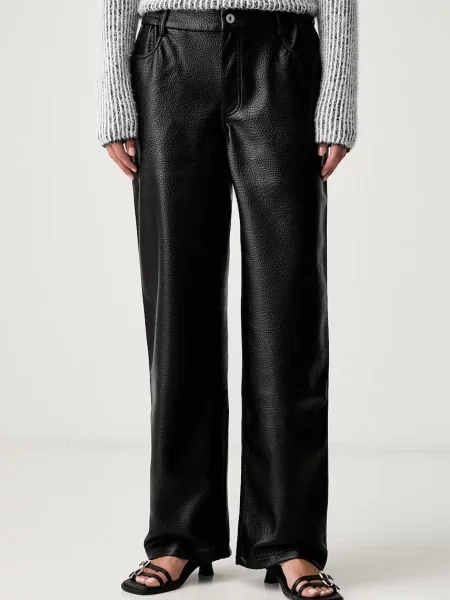 HUGO Blue pantaloni pentru femei din imitație de piele negru