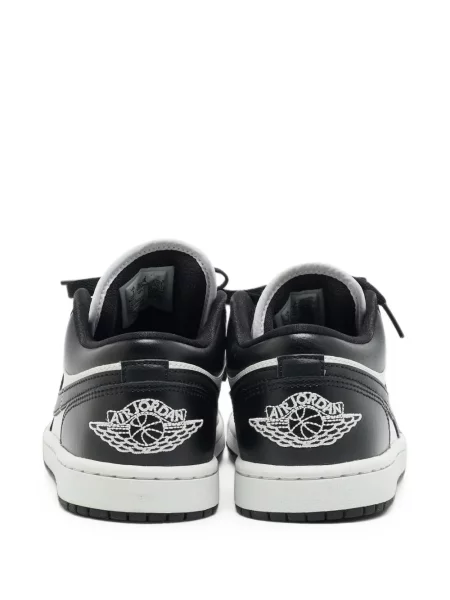 Sneakerși Jordan alb