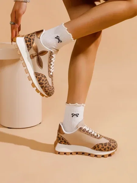 Sneakerși Resti alb