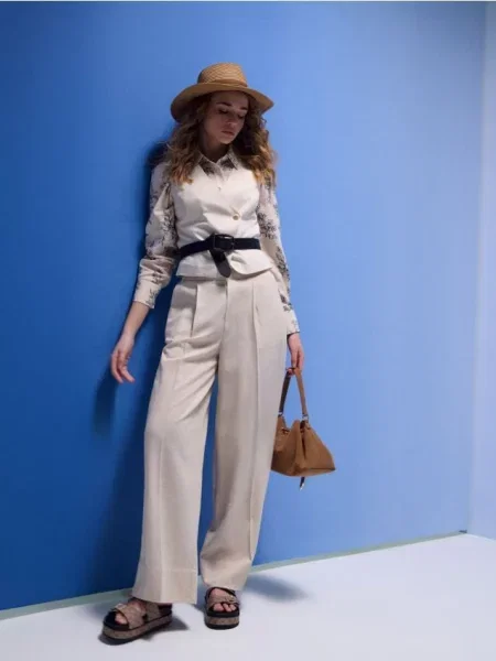 Костюмна жилетка з домішкою льону нюдовий