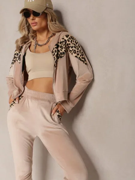 Welurowy Komplet Dresowy z Animal Print Bluza i Spodnie Atisilva beżowy