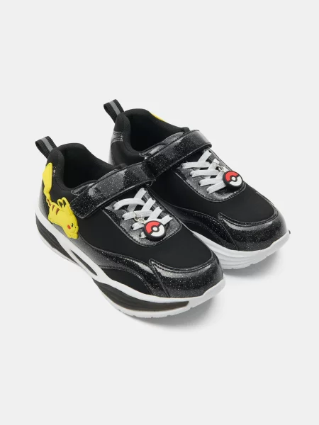 Sinsay Sneakersy z imitace kůže s LED světýlky Pokémon černá
