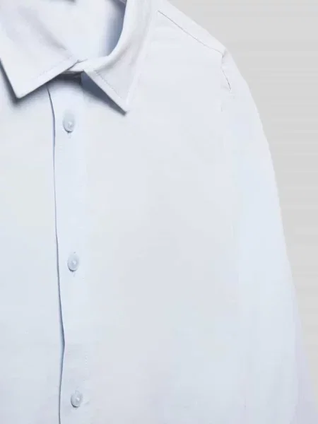 Koszula casualowa o kroju slim fit z mieszanki bawełny S.oliver Red Label błękitna