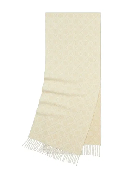 Sál Tory Burch rojtokkal