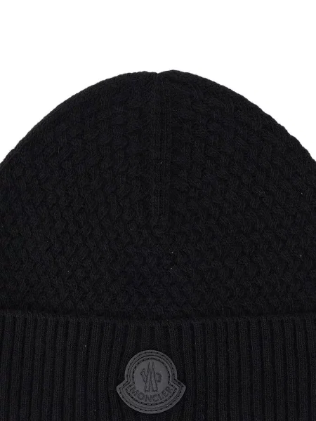 Căciulă Moncler cu autograf negru