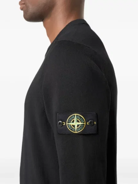 Megztinis Stone Island apvaliu kaklu akmenys juoda
